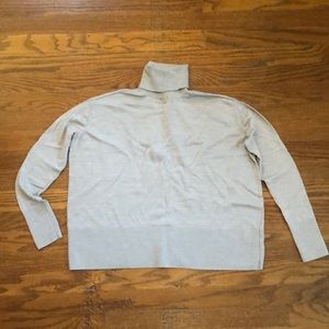 Everlane gray square turtleneck sweater